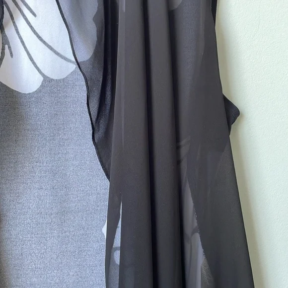 TanJay Black and White semi sheer top - Picture 3 of 8